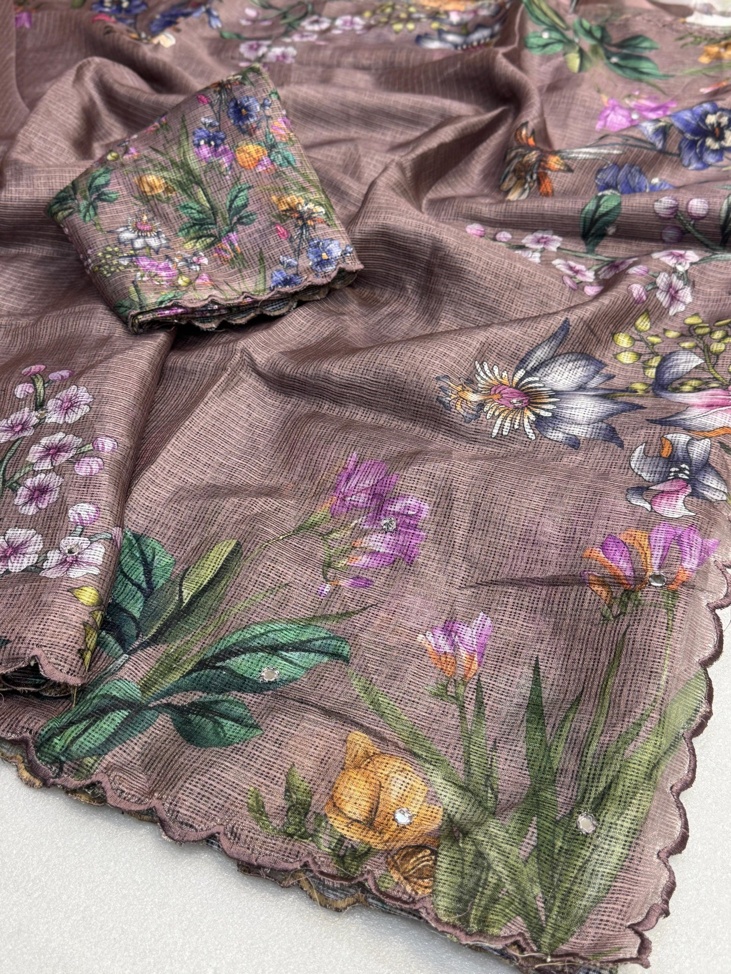 Senorita – Soft Kota Chex Saree with Floral Print &amp; Embroidered Cutwork Border