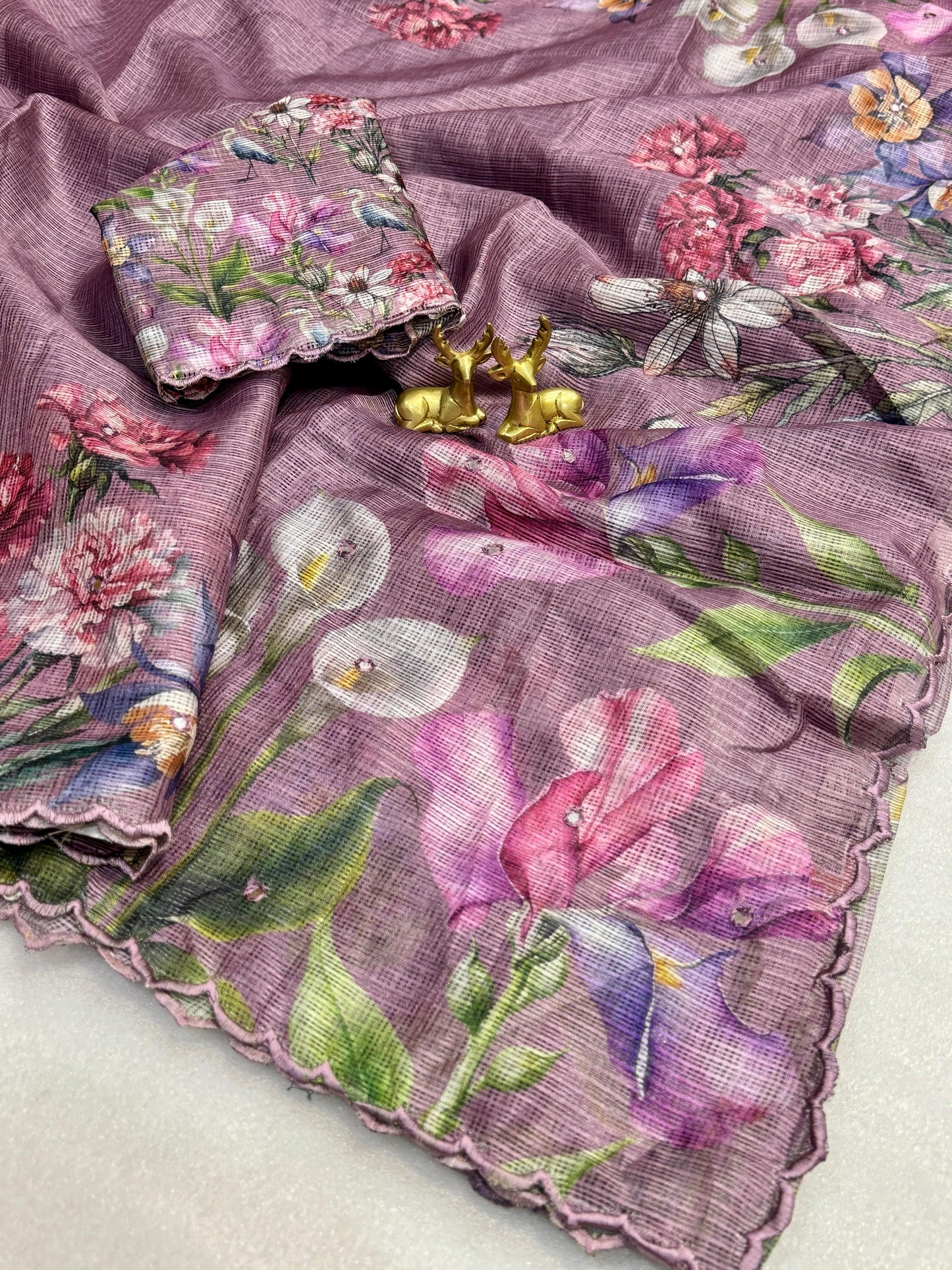 Senorita – Soft Kota Chex Saree with Floral Print &amp; Embroidered Cutwork Border