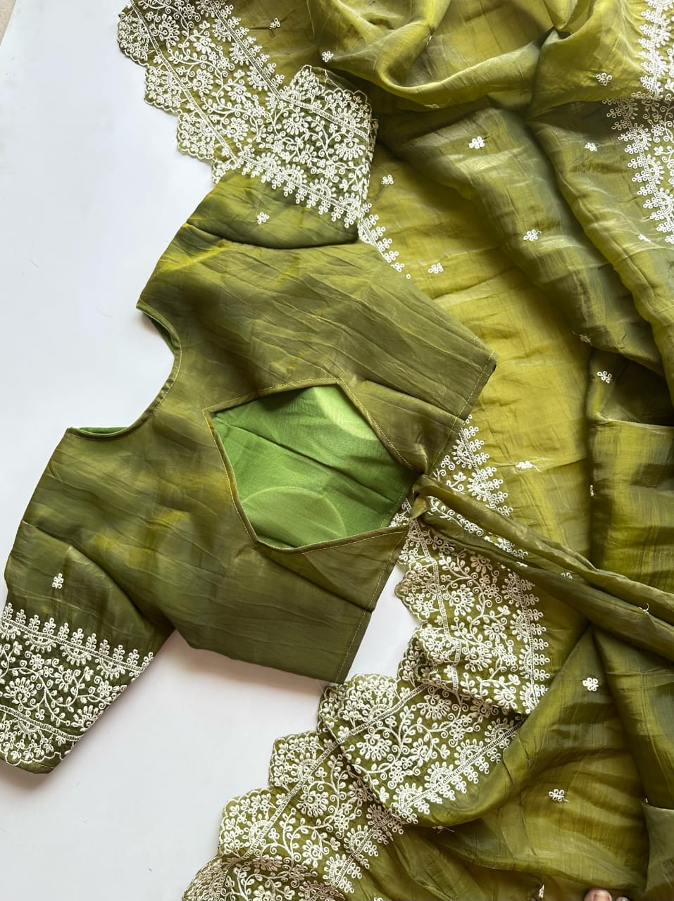Asvi Floral Butta-3 – Elegant Pure Crush Silk Saree