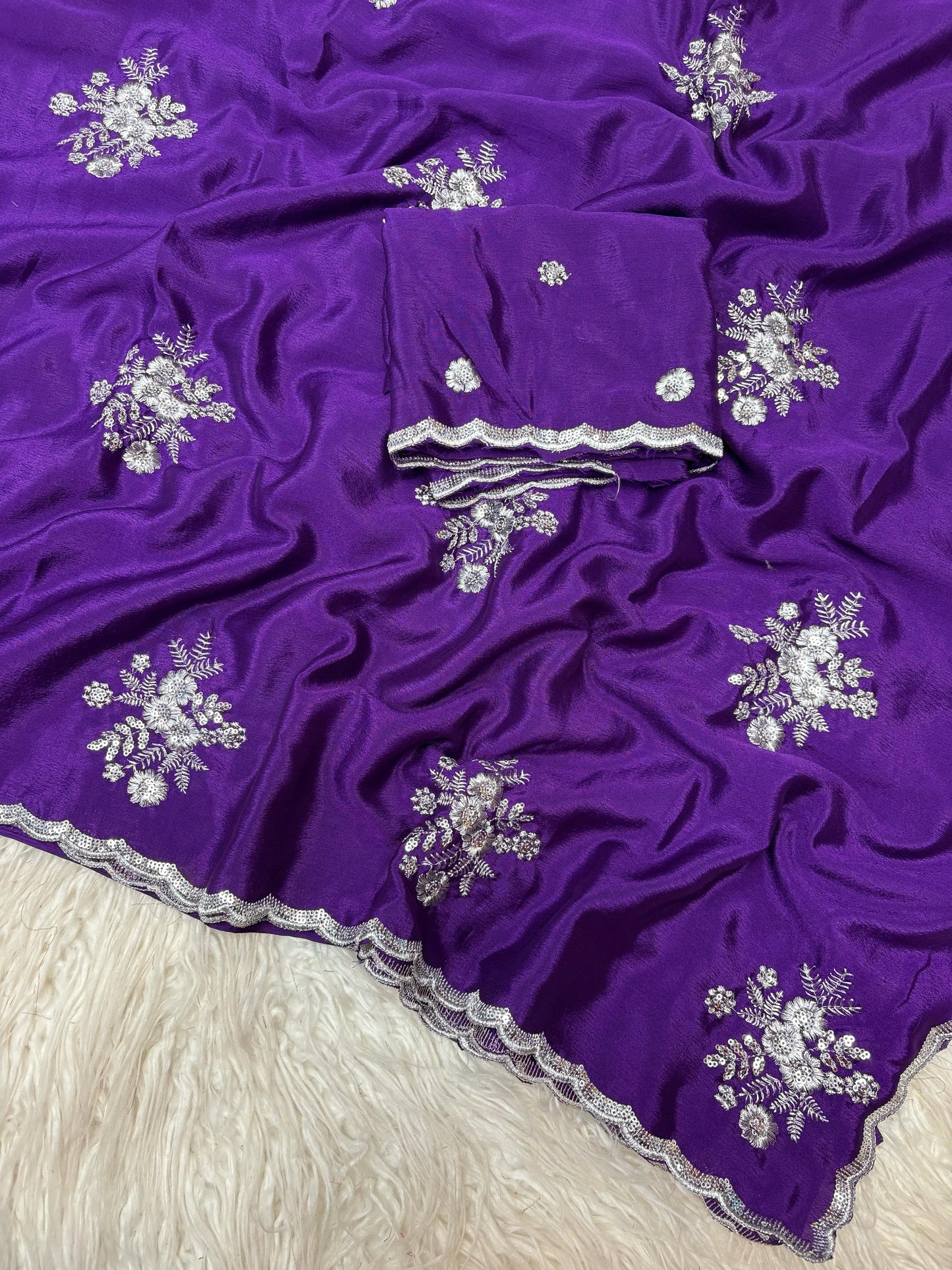 Chinnon Silver Butta Magic – Elegant Party Wear Saree